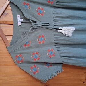L Love Green Gauzy Cotton  Embroidered Peasant Boho Fringe Blouse Size Large